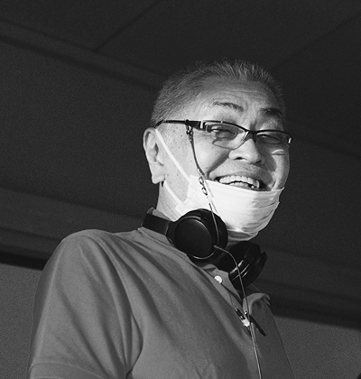 監督